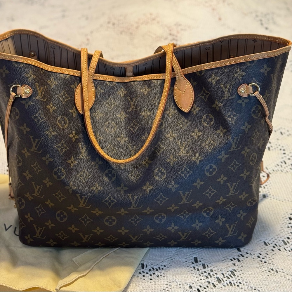 Louis Vuitton Monogram Neverfull GM - Picture 3 of 14